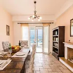 Villa Petrosa By