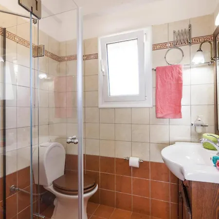 Petrosa By アギオス・ステファノス