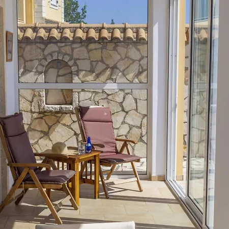 Petrosa By * アギオス・ステファノス